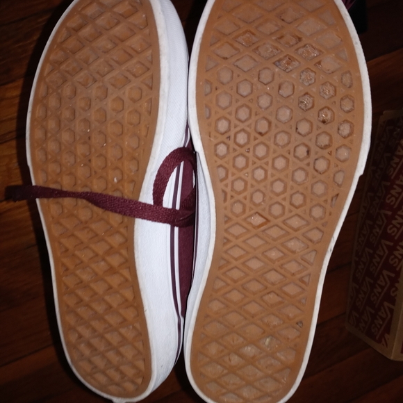 Vans - Picture 3 of 3